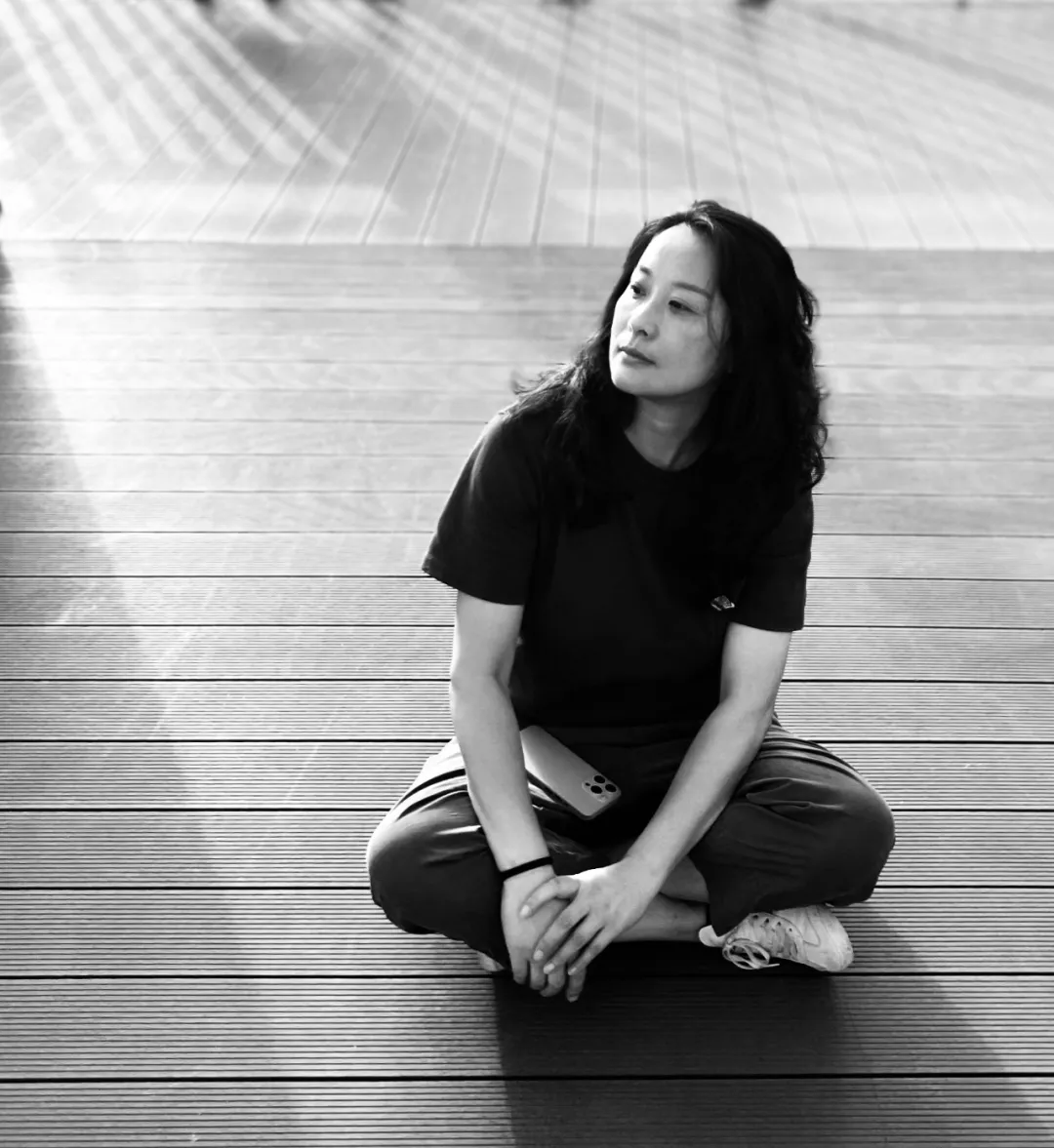 Selected by Dafen Fine Arts__Tang Ningrong: The Truth Behind the Canvas
