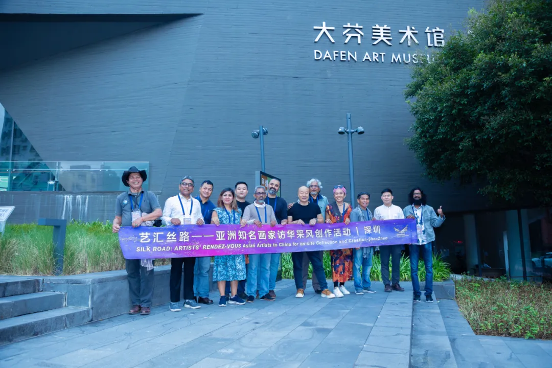 Attention__Asian painters "Silk Road Group" come to Dafen Oil Painting Village to collect wind and create_!